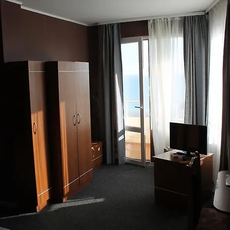 Family Lazuren Briag Burgas