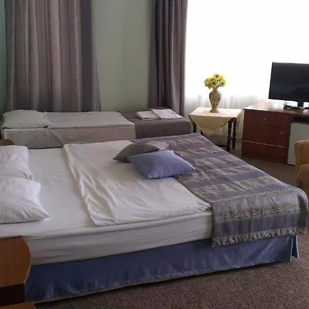 Family Lazuren Briag Готель 3*