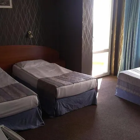 Family Lazuren Briag 3* Бургас