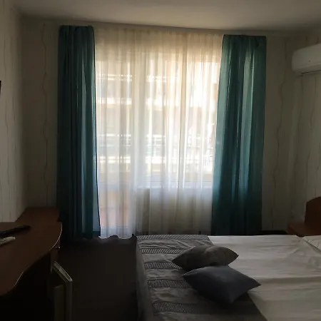 Szálloda Family Lazuren Briag 3*