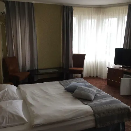 Szálloda Family Lazuren Briag 3*