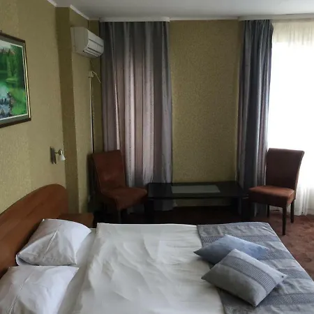 Szálloda Family Lazuren Briag