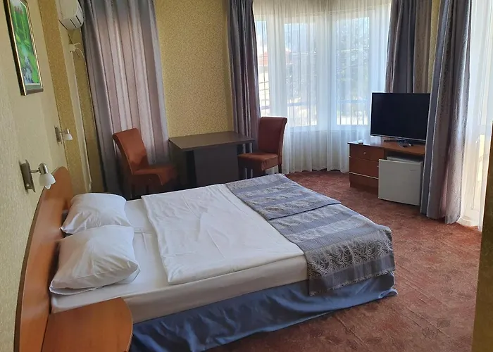 Hotell Family Lazuren Briag