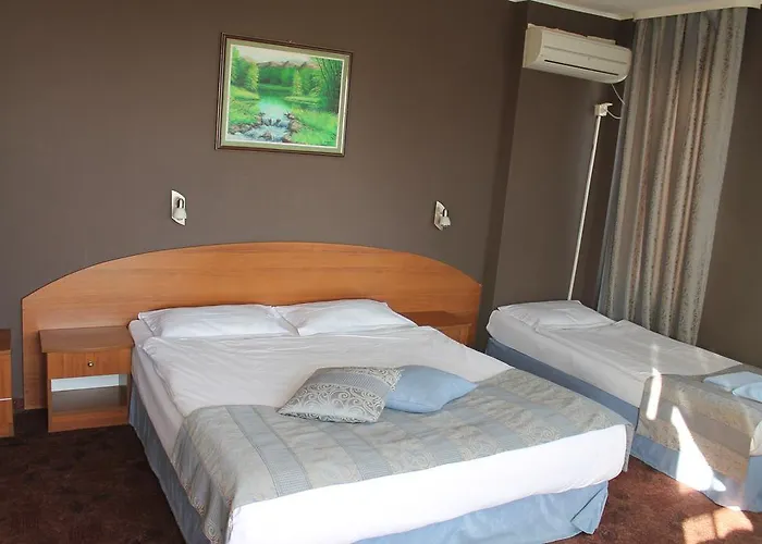 Hotell Family Lazuren Briag